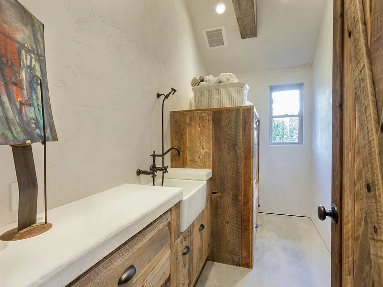 Farmhouse bathroom